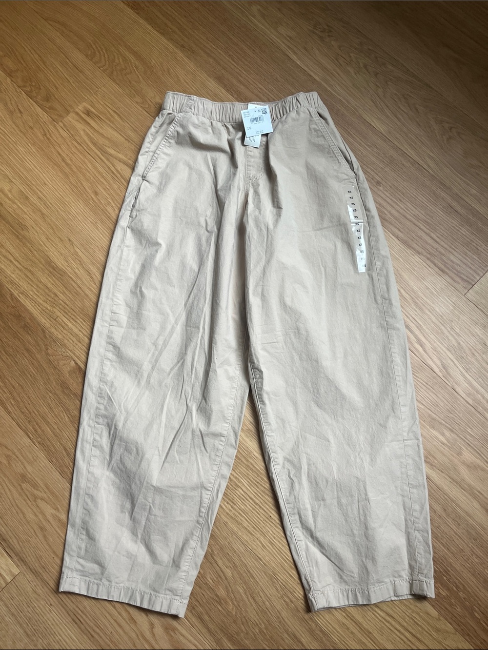 American Eagle Women’s Low Rise Pull On Barrel Pant- Camel size XS NWT